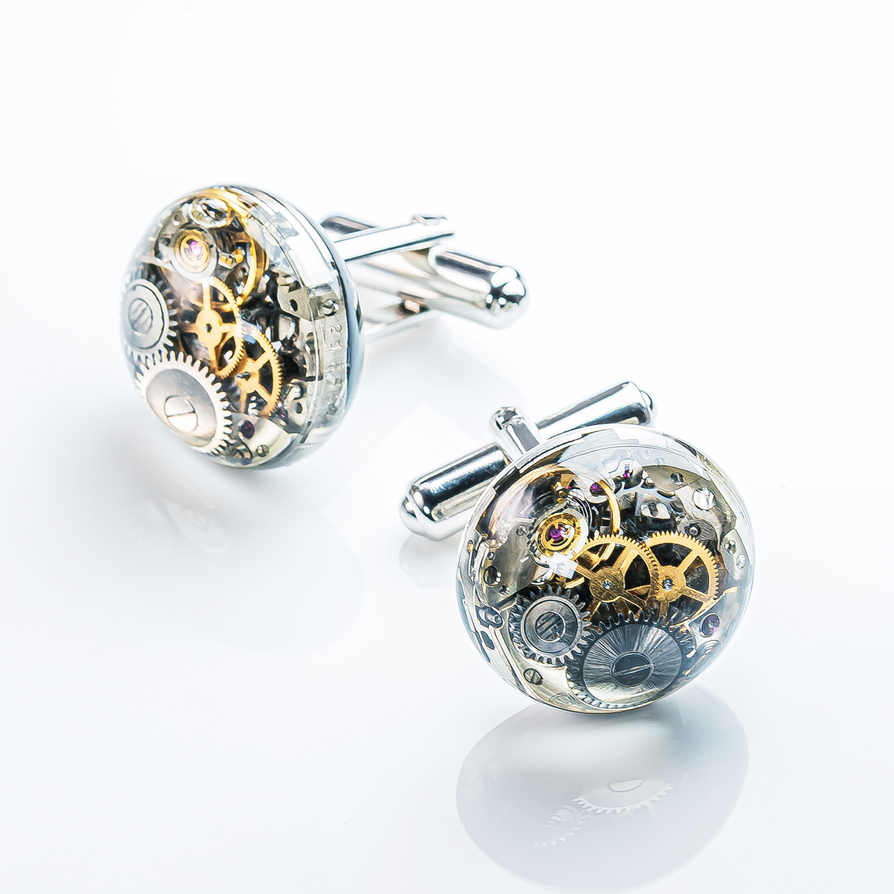 機械式時計のカフスボタン